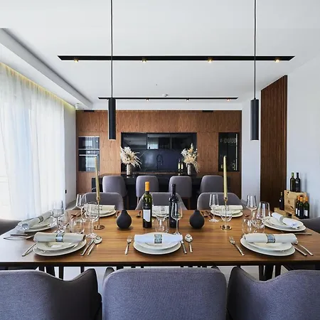 Villa 6 *