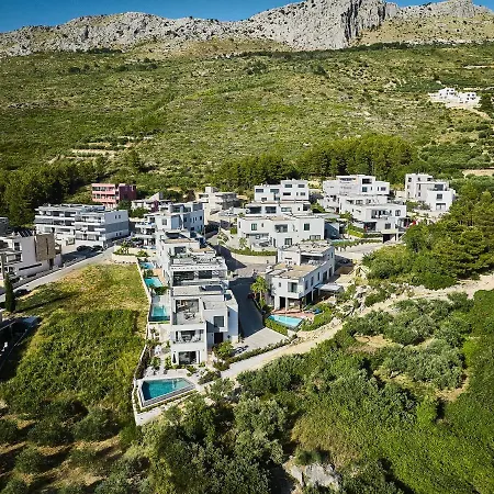 Villa 6 *