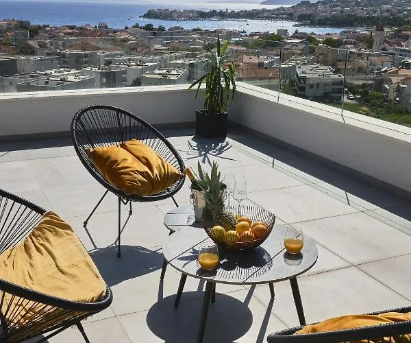 ヴィラ 6 ポドストラナ